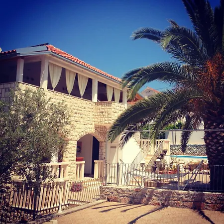 Aparthotel Agava Sutivan