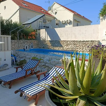 Agava سوتيفان